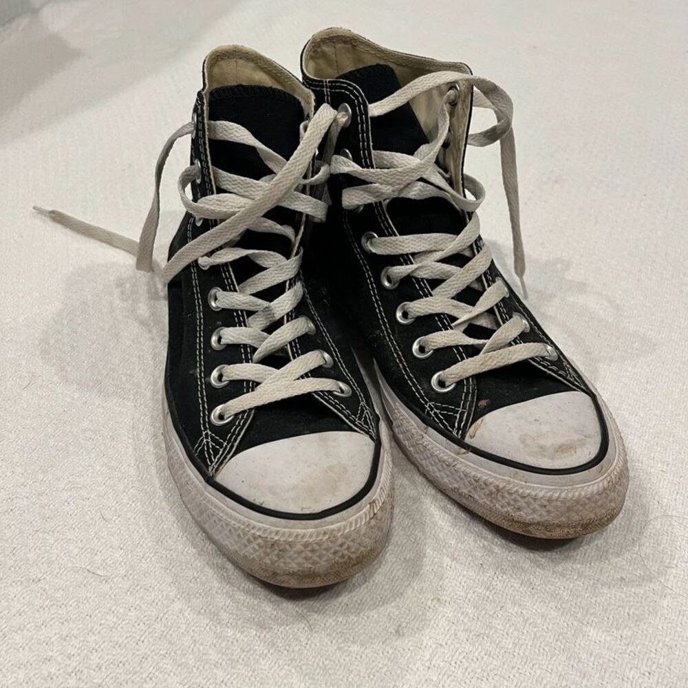 Converse high tops 8.5